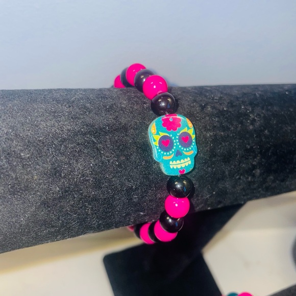 Handmade Sugar Skull Charm Bracelet – Pink & Black Glass Beads - Picture 2 of 2